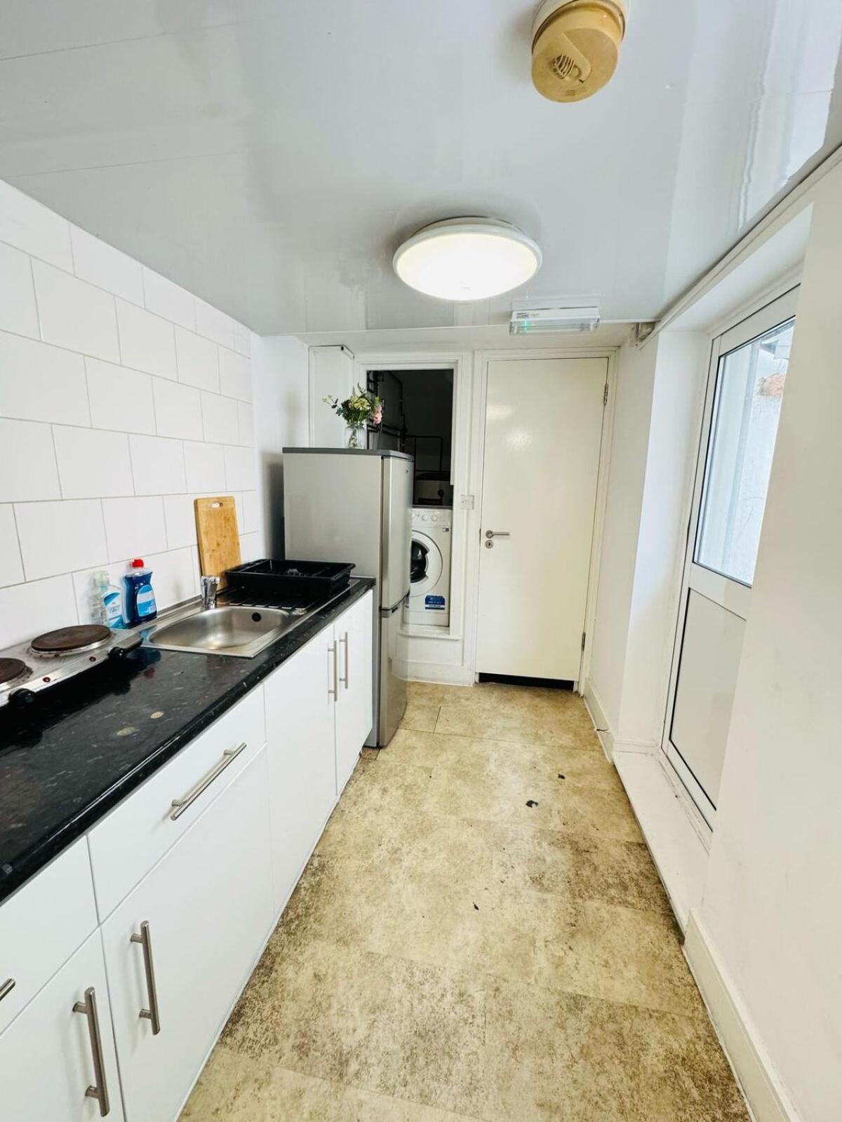 Stunning One Bedroom Flat In A Good Location