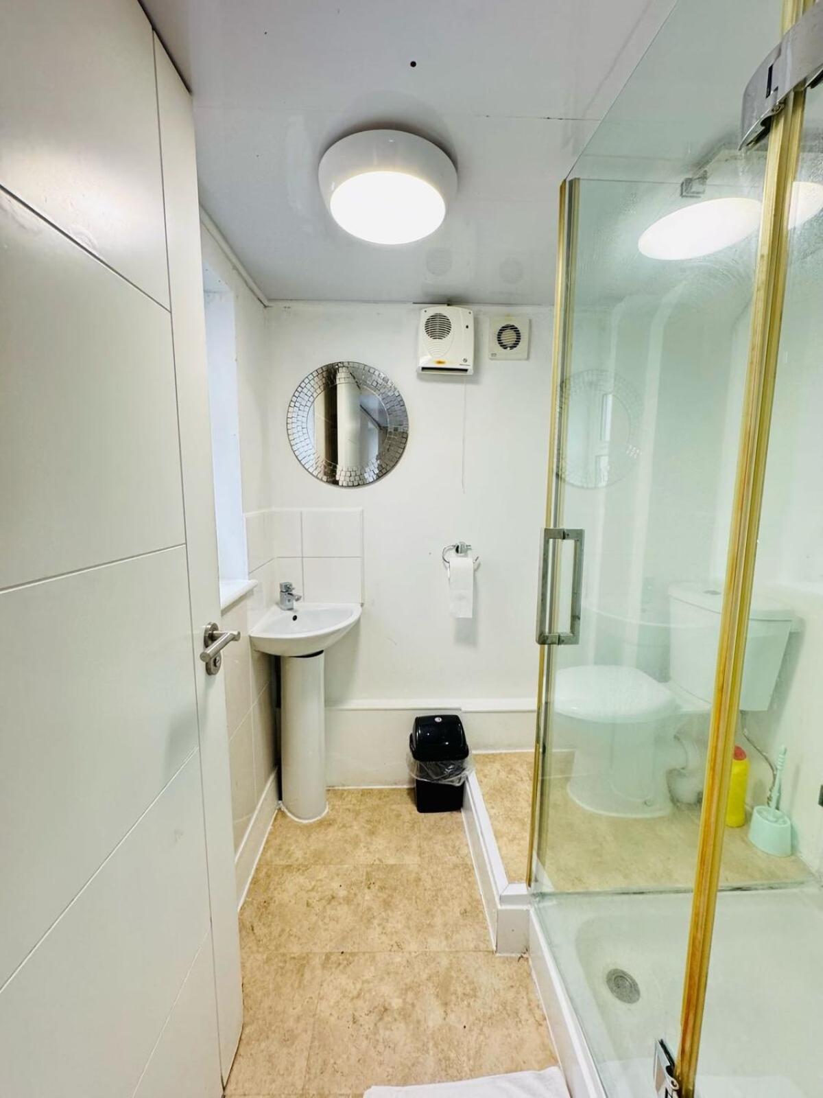Stunning One Bedroom Flat In A Good Location Appartamento